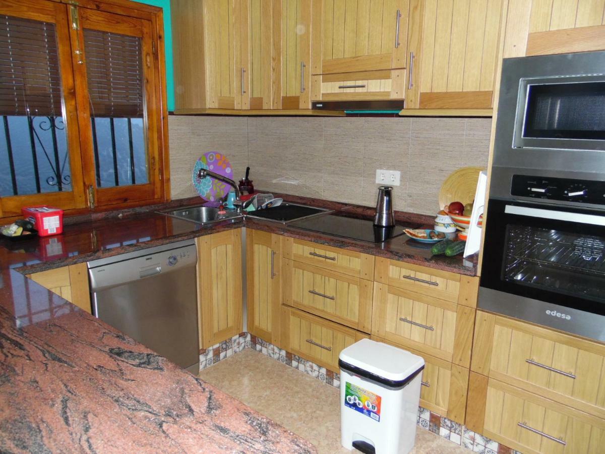 Vila Cortijo De La Cruz Iznájar Exteriér fotografie