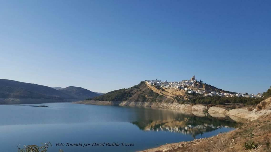 Vila Cortijo De La Cruz Iznájar Exteriér fotografie