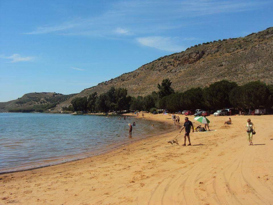 Vila Cortijo De La Cruz Iznájar Exteriér fotografie