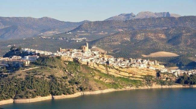 Vila Cortijo De La Cruz Iznájar Exteriér fotografie