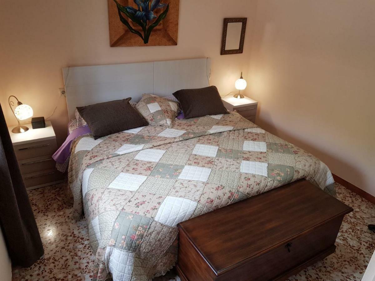 Vila Cortijo De La Cruz Iznájar Exteriér fotografie