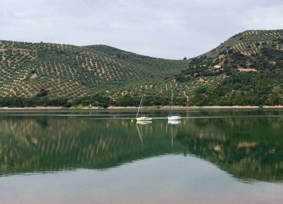 Vila Cortijo De La Cruz Iznájar Exteriér fotografie
